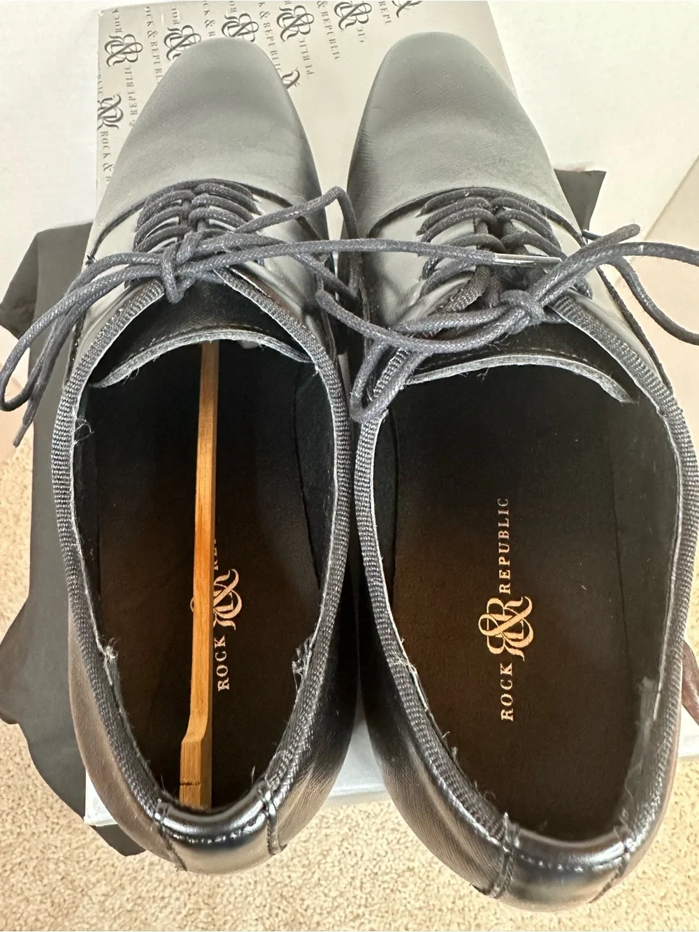 Rock & Republic Men’s Black Textured Lace-Up Oxfords, size 8, New in Box
